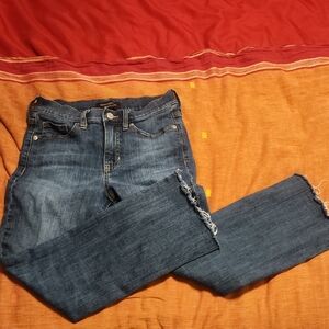 Stylish Indigo Women's Cropped Jeans